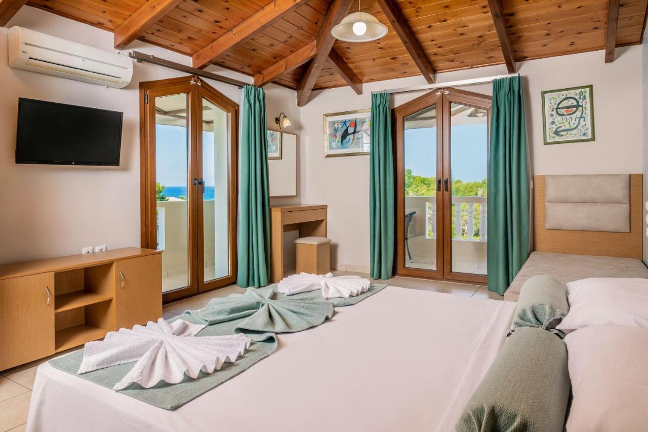 Vasilikí Plaka Beach Resort מראה חיצוני תמונה