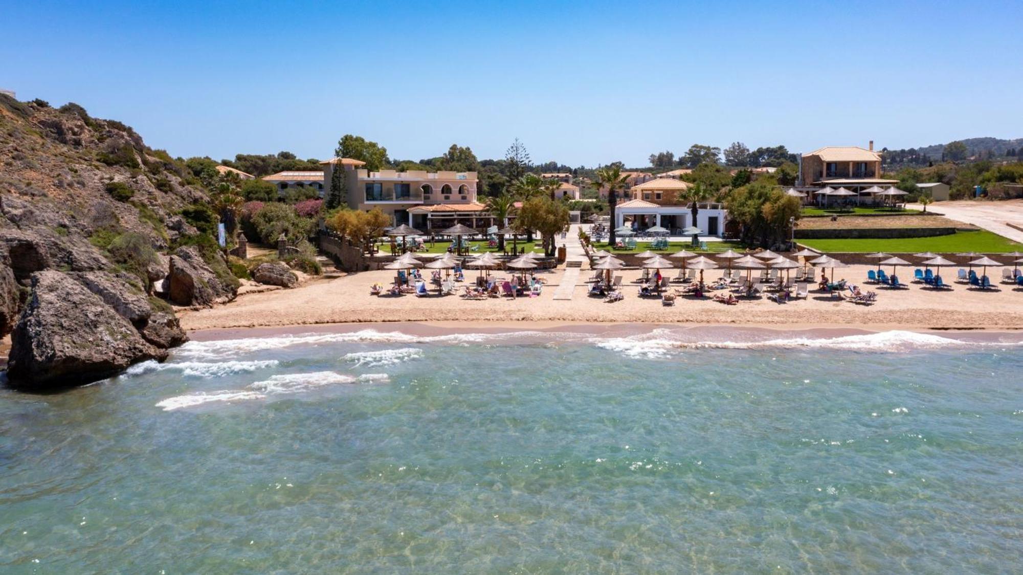 Vasilikí Plaka Beach Resort מראה חיצוני תמונה