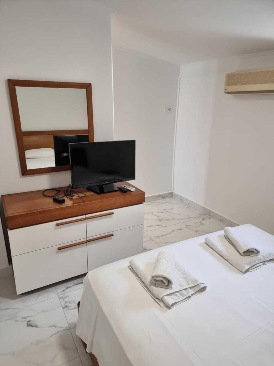 Vasilikí Plaka Beach Resort מראה חיצוני תמונה