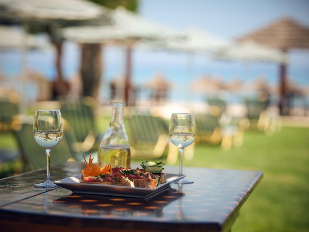 Vasilikí Plaka Beach Resort מראה חיצוני תמונה