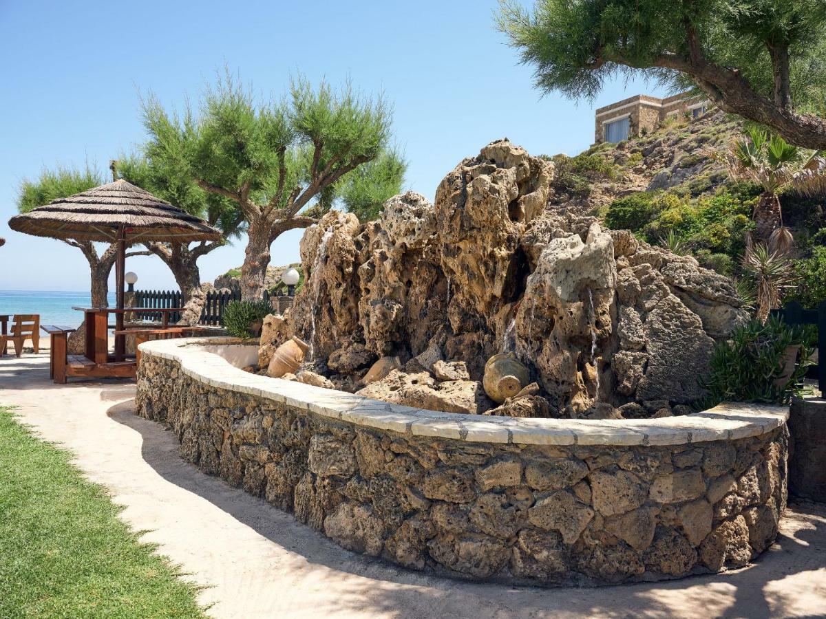 Vasilikí Plaka Beach Resort מראה חיצוני תמונה